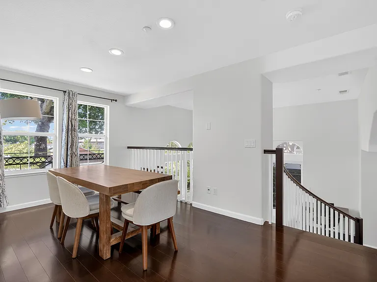 938 Visconti Pl — Photo 10