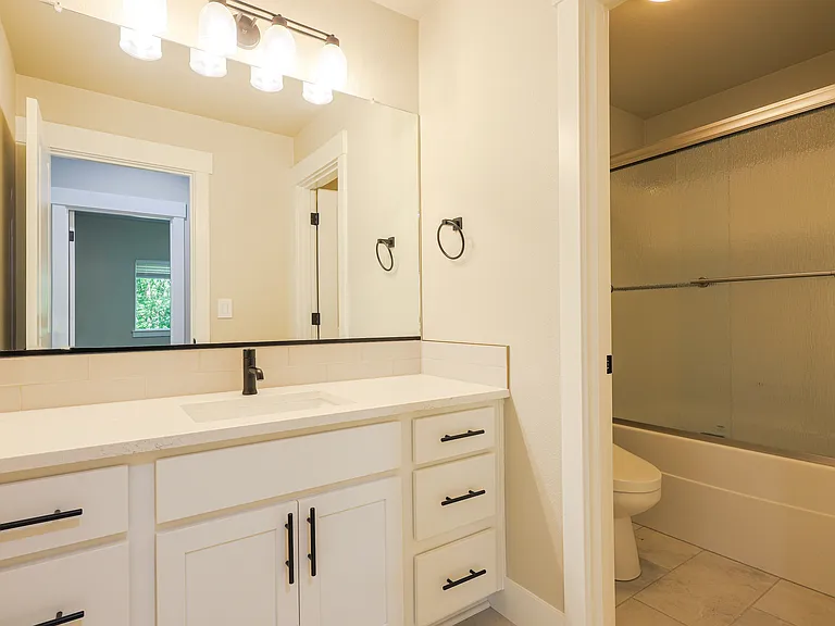 17619 SW Sunview Ln — Photo 23