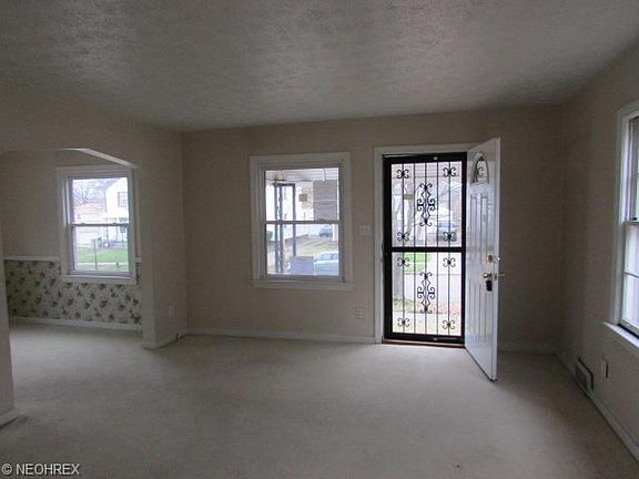5th image of 1603 Redwood Ave