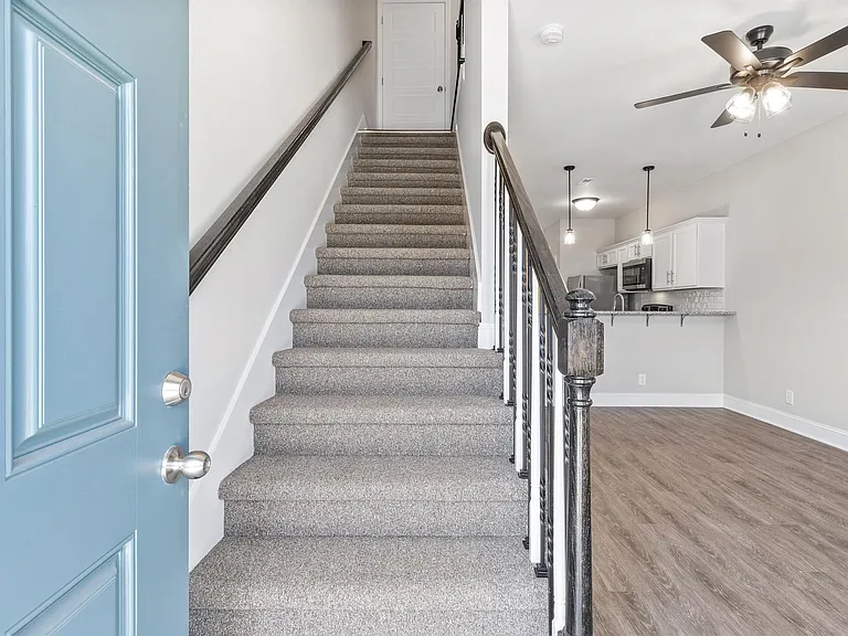 215 Notgrass Rd #2-L — Photo 2