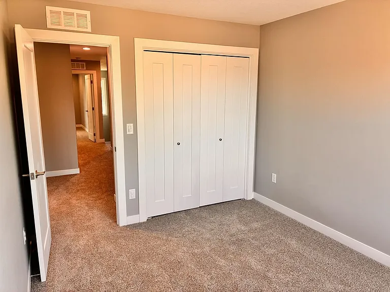 750 SE Westown Pkwy — Photo 13