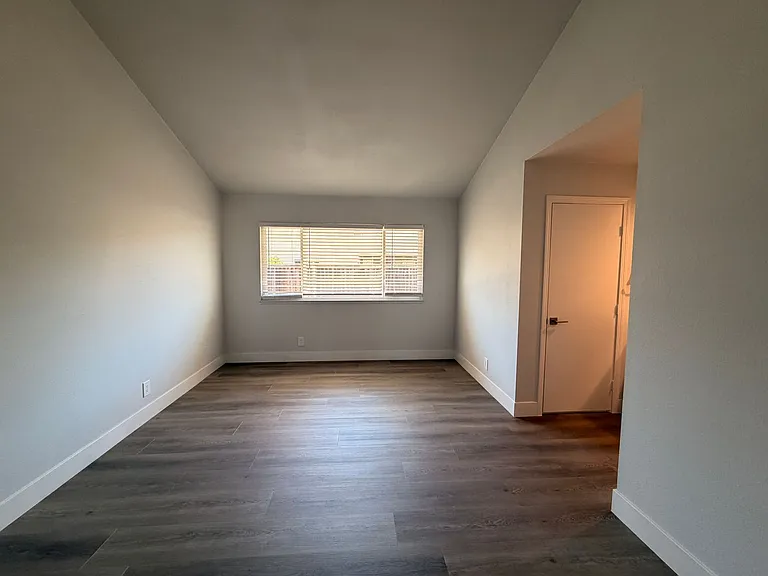 278 El Portal Way — Photo 9