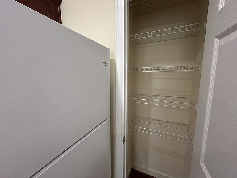 Kendall Square Apartments — Photo 26