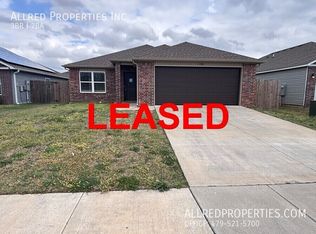1382 S Scissortail Ln, Fayetteville, AR 72701