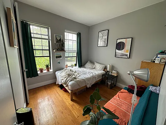 Rented by Premier Metro Realty Corp | media 7