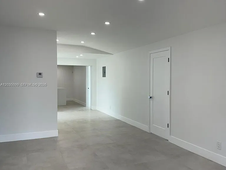 4028 SW 49th Ct — Photo 3