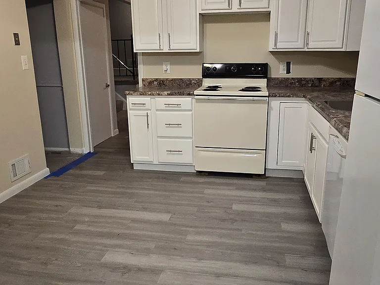 6866 Parsons Ave — Photo 4