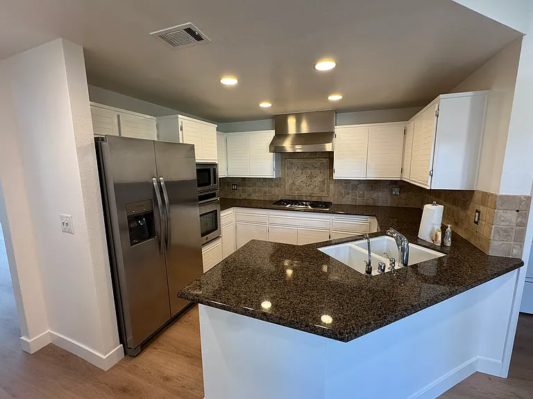 834 Sunstone St — Photo 8