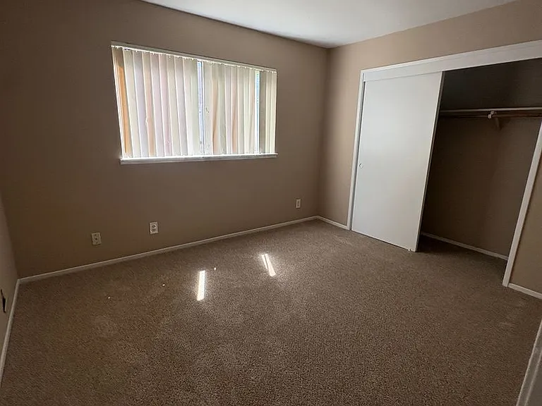 5056 Connecticut Dr — Photo 6