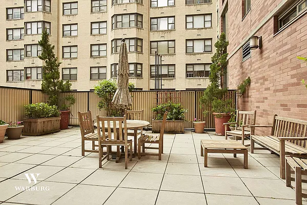 Sold by Warburg | media 5