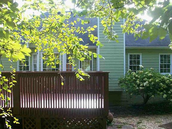 2nd image of 28 Gables Dr SE