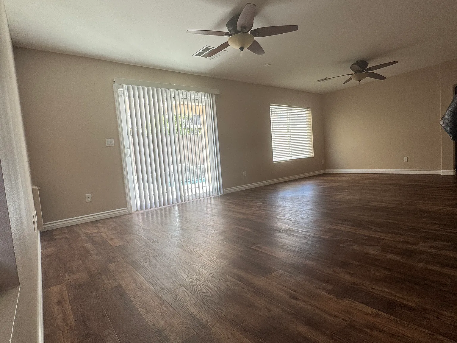 3 bed, 2014 sqft, $2,400 — Photo 4