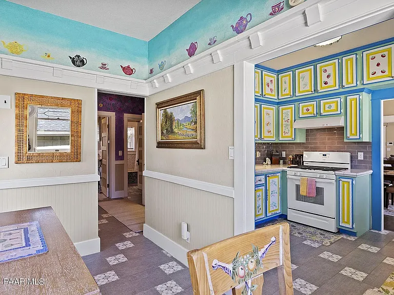 301 S Mount Vernon Ave — Photo 21