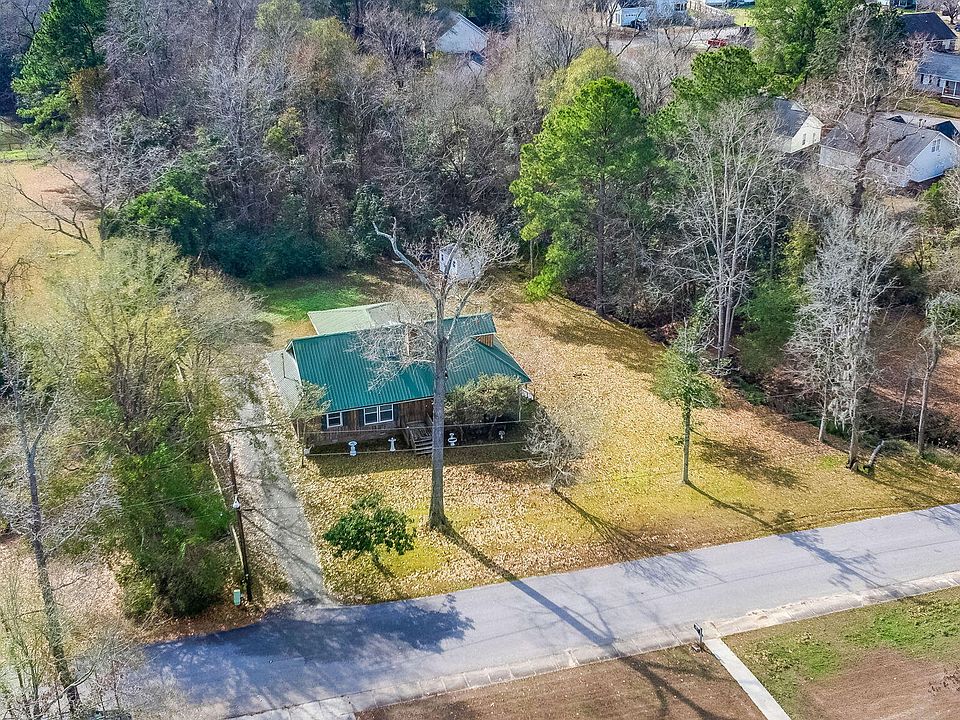 1st image of 417 Dennis Ave