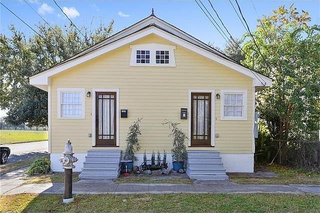 1st image of 1029 Eliza St