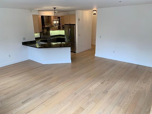 4th image of 8 Landers St Unit 101