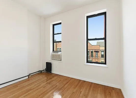 Rented by Warburg | media 10