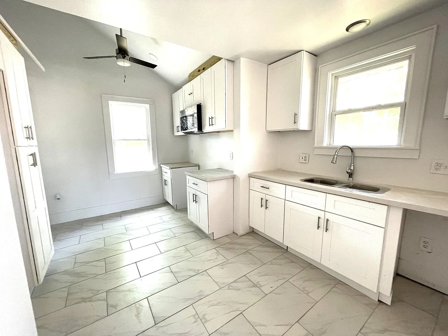 3 bed, 1.5 bath, 1103 sqft, $1,400 — Photo 4