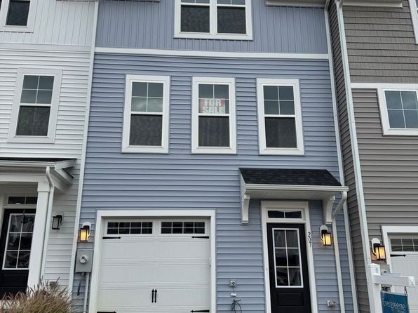 205 Scarlet Maple Ln