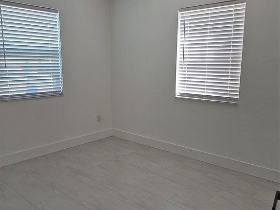4th image of 254 NE 42nd Court