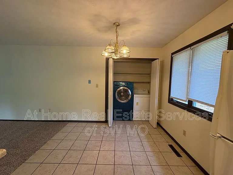 522 E Washita Ct — Photo 8