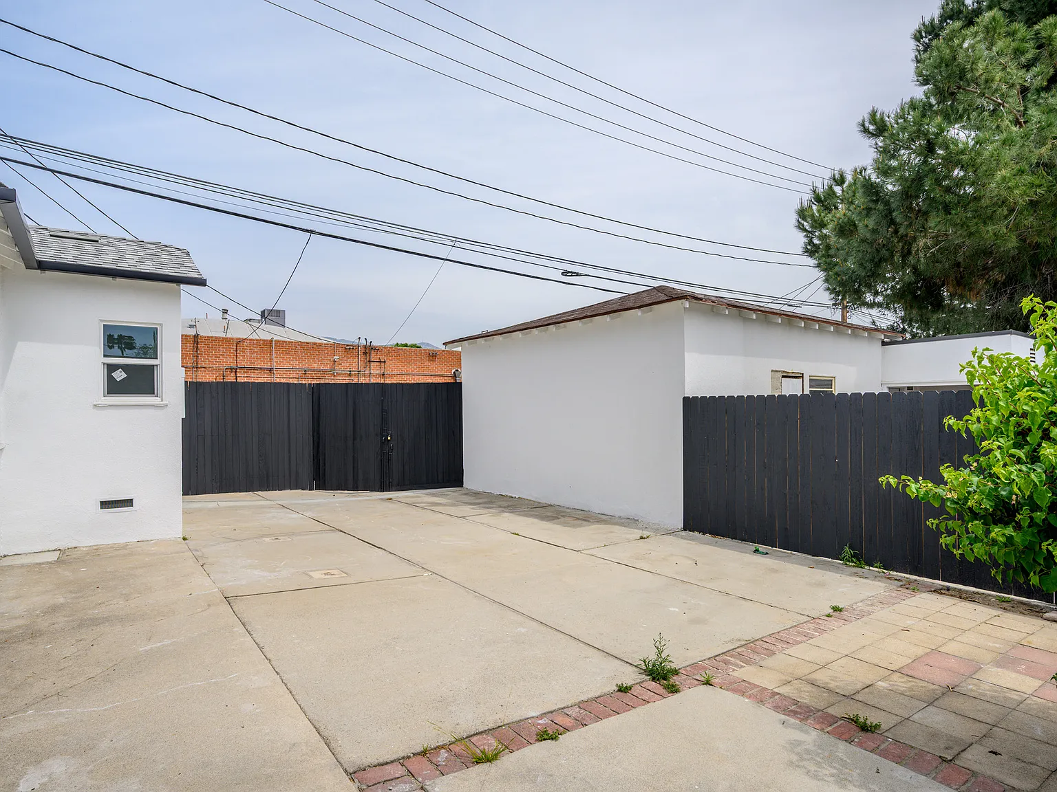 3 bed, 1227 sqft, $4,450 — Photo 4