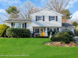 11 Sherwood Rd, Red Bank, NJ 07701