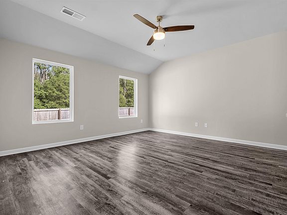 3rd image of 669 Antler Way