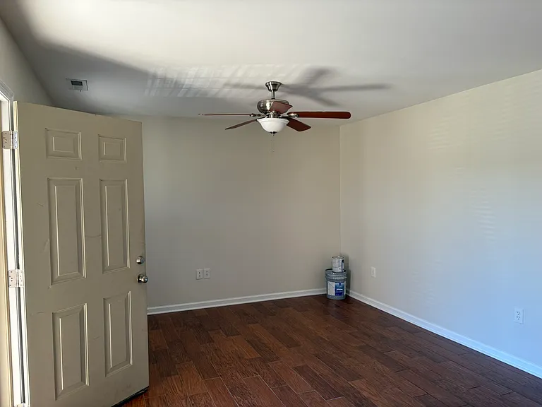 523 Ashbrook Pl — Photo 4