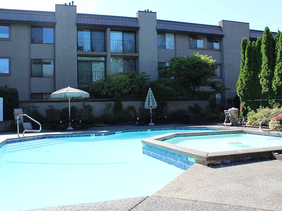 1st image of 11300 1st Ave NE APT 303