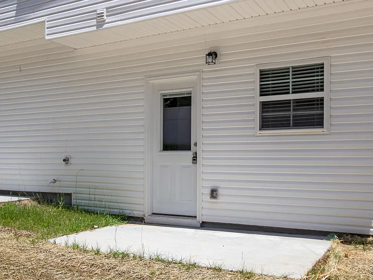 106 Kathryn Ct — Photo 22
