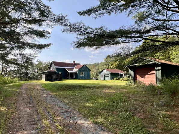 8552 Newcomb Rd, Long Lake, NY 12847