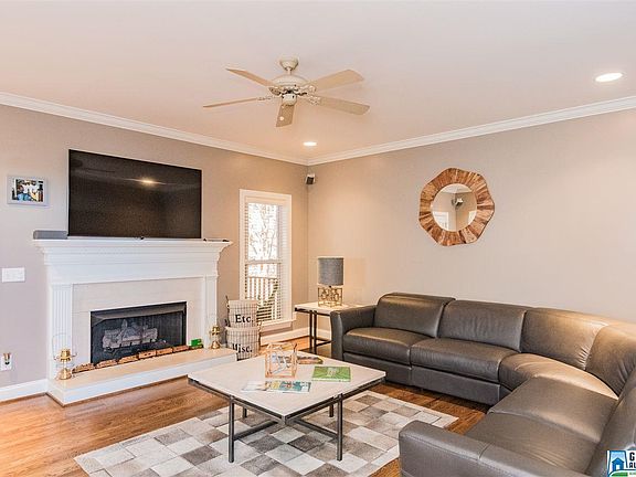 5th image of 5242 Peppertree Ln