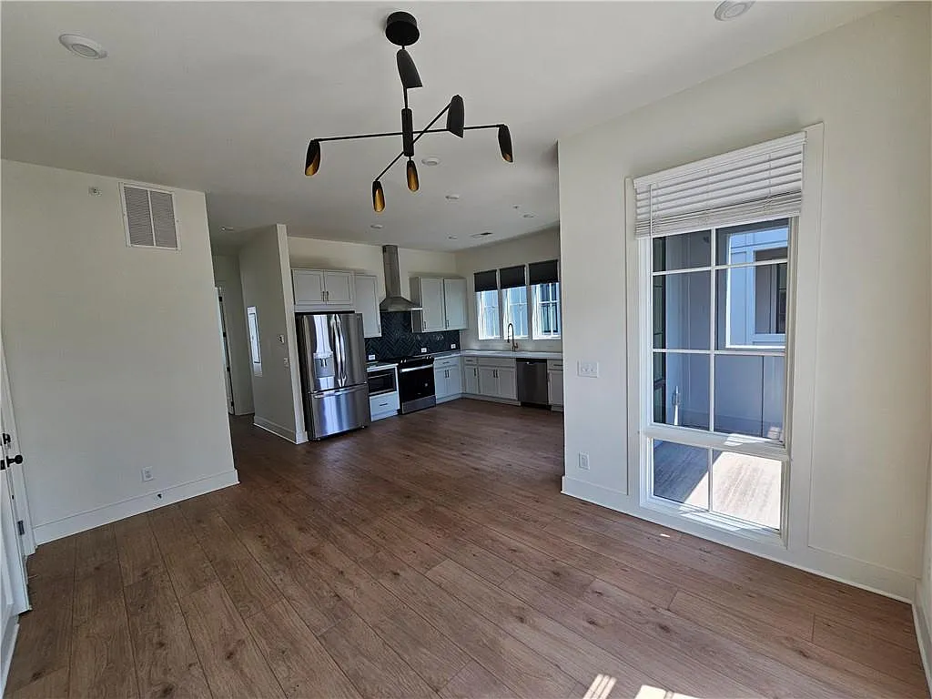 2 bed, 2.0 bath, 950 sqft, $2,500 — Photo 4