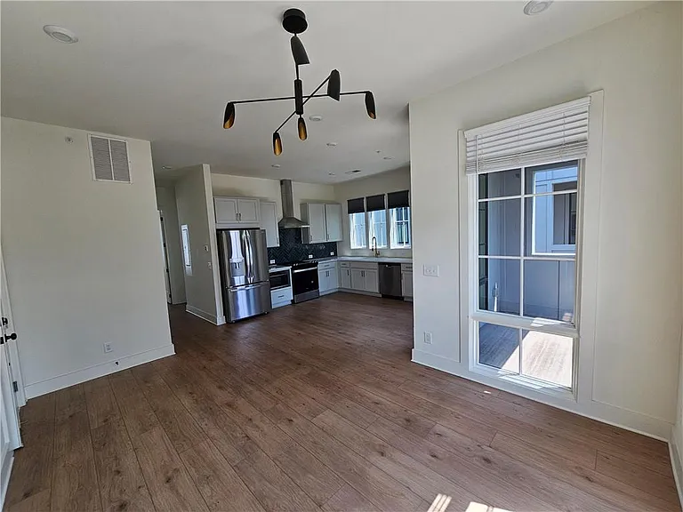 1294 Longreen Ter NW #2 — Photo 4