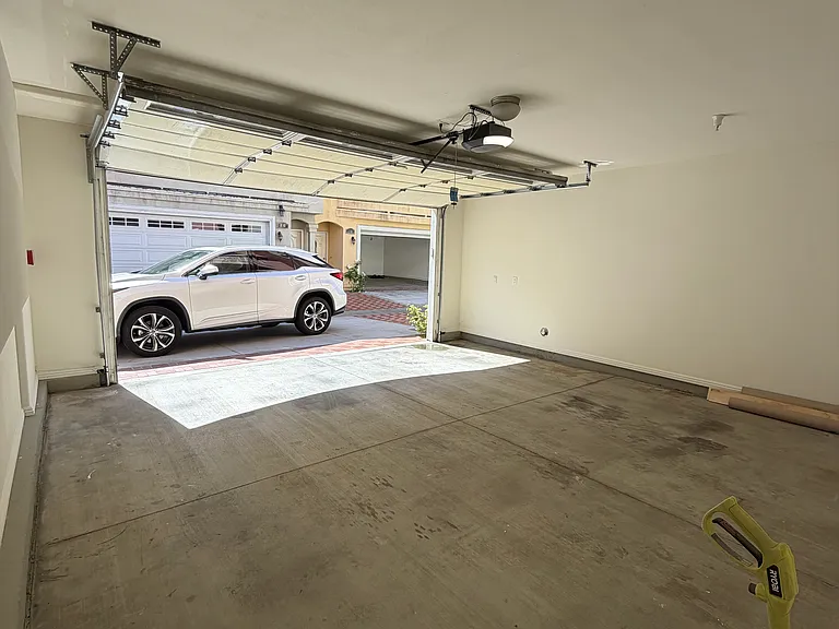 2-Car Garage