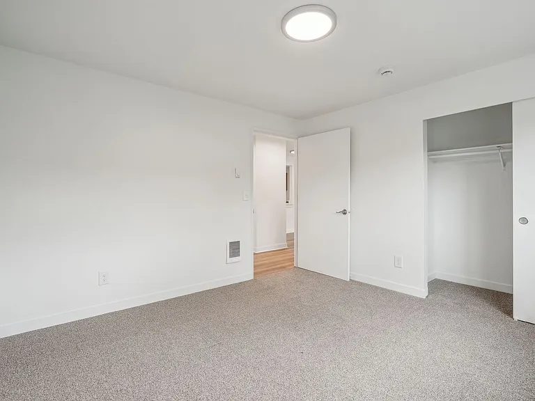 The Arch - Apartments & Townhomes — Photo 50
