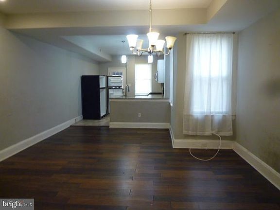 5th image of 5118 Harford Rd