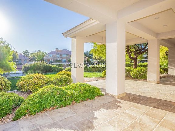 3rd image of 8749 Newport Isle Ct