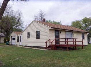 302 12th Ave W, Lisbon, ND 58054