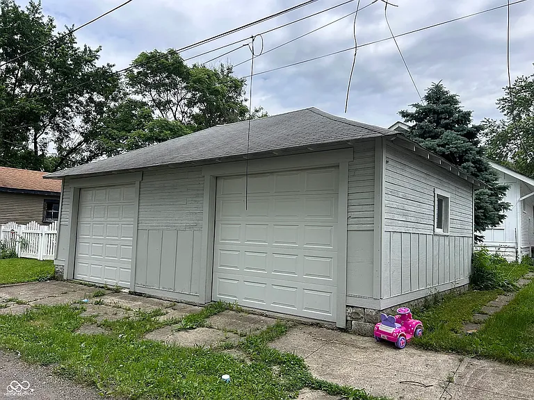 322 N Oakland Ave — Photo 8