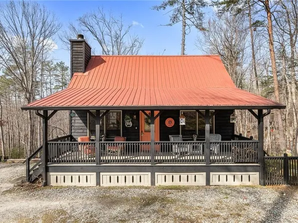 445 Skyview Cir, Clarkesville, GA 30523