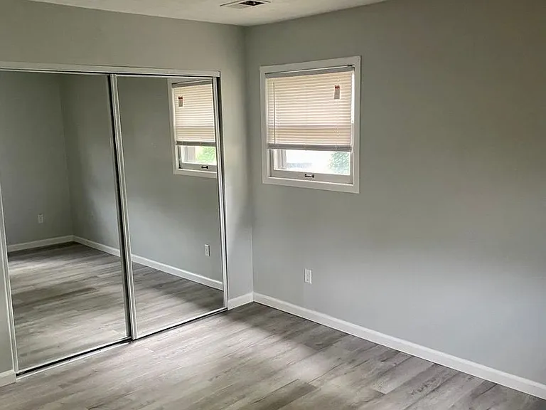 55 W Starr Ave — Photo 23