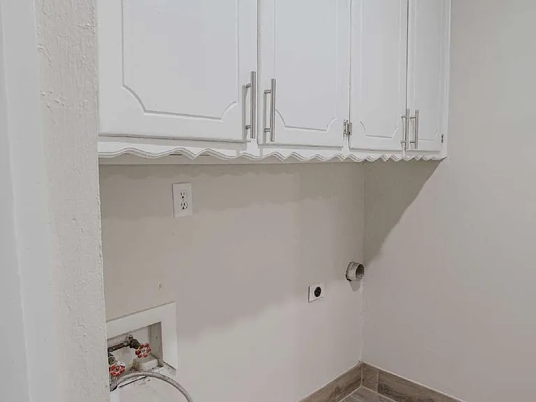725 Butler St — Photo 11