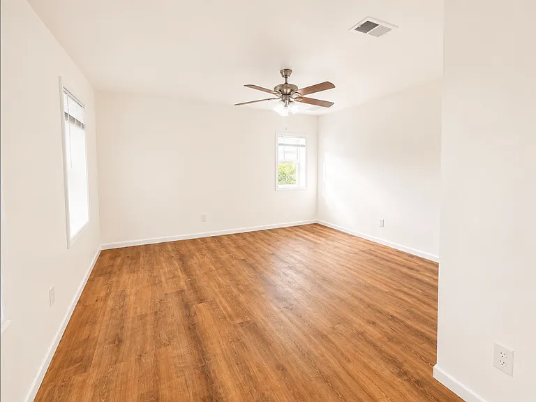 318 N Paca St — Photo 17