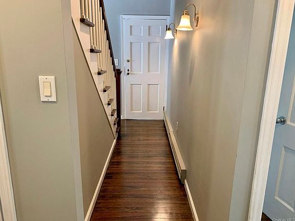 4th image of 45 Crest Dr