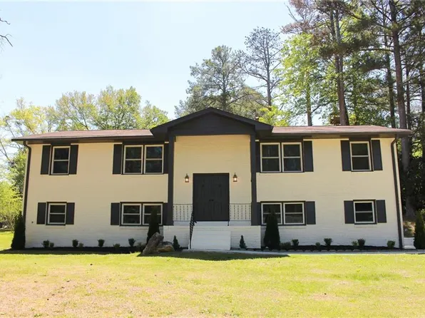 2230 Rolling Acres Dr SW, Conyers, GA 30094