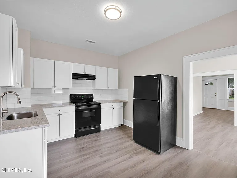 6418 Sapphire Dr — Photo 14