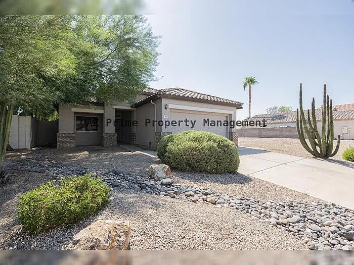 3 bed, 2.0 bath, 1323 sqft, $2,595 — Photo 3