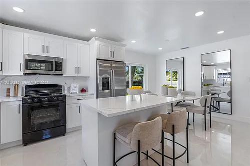1360 SW 6th Ter #0 Photo 1